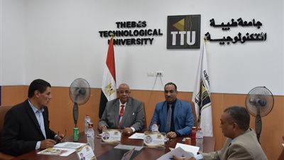 رئيس جامعة الأقصر يشارك فى اجتماع مجلس جامعة طيبة التكنولوجية