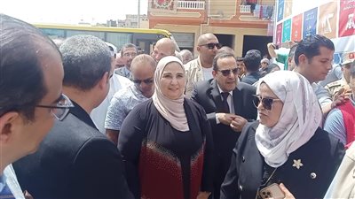 وزيرة التضامن تتفقد اعادة رفع كفاءة منازل العائدين بالشيخ زويد