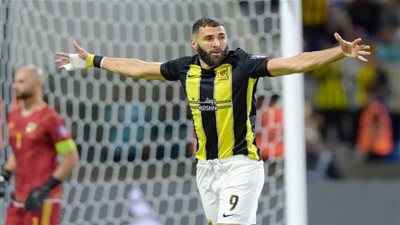 تعرف على موقف بنزيما من المشاركة امام الهلال