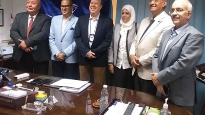 عطوة يكرم المحالين للمعاش