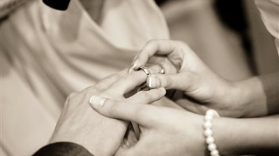 هل يجوز للمرأة أن تزوج نفسها بدون ولي ؟