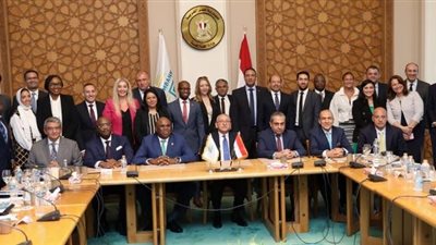 عباس يعلن إنشاء المقر الرئيسى لأهم بنوك إفريقيا بالعاصمة الإدارية