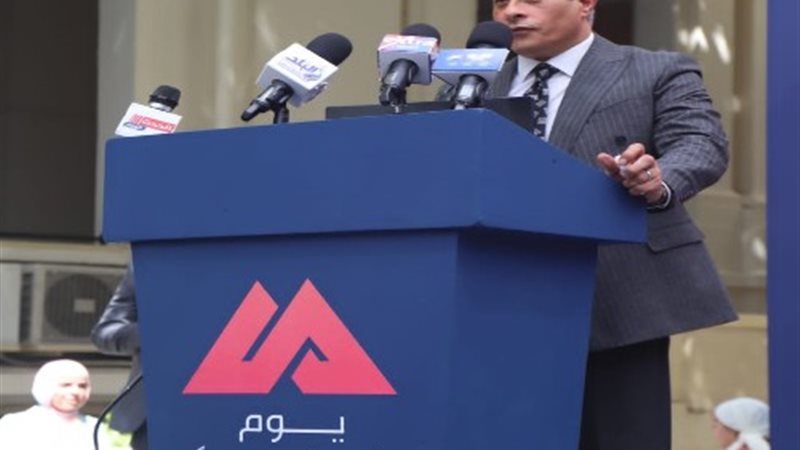 حسن شحاتة - وزير