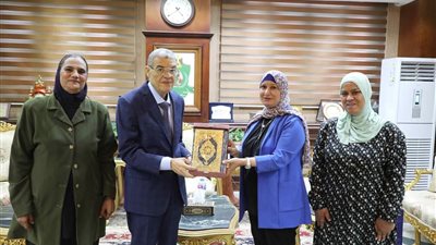 محافظ المنيا يستقبل نقيب التمريض ويعرب عن تقديره للدور المتميز