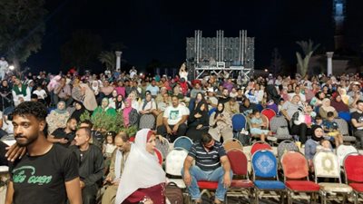 الجمهور يتوافد على ابواب القلعة لحفل أحمد العمرى والتهامى
