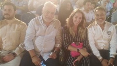 اشرف زكى وايهاب فهمى وزوجته بمهرجان القلعة بسبب ياسين التهامى