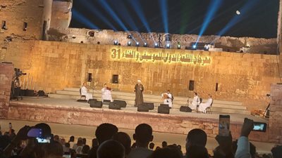 الجمهور يتفاعل مع ياسين التهامى بـ 