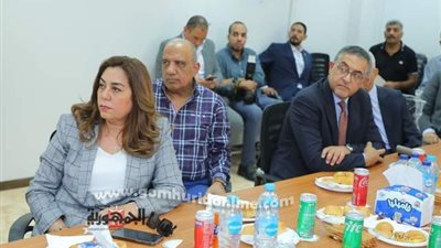 وزير قطاع الأعمال ومحافظ دمياط يتفقدان تطوير شركة الغزل والنسيج