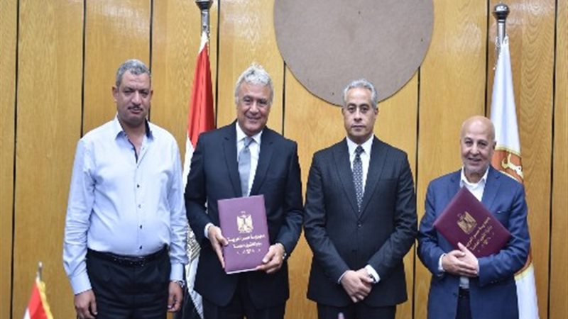 وزير العمل يشهد نجاح