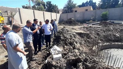 القاضي يوجه بسرعة الانتهاء من إنشاء محطة صرف دمشاو هاشم