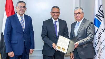 الاقتصادية تمنح الرخصة الذهبية ل ٤ مشروعات داخل المنطقة الصناعية