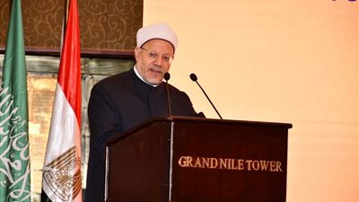 المفتي: علينا استيعاب مستجدات العصر واستخدام وسائل التواصل الحديثة بما يحقق مقاصد الشريعة