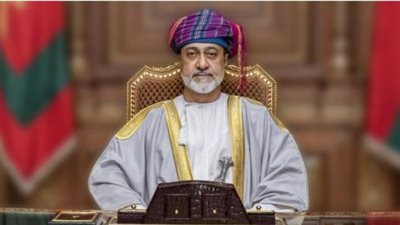 السلطان هيثم بن طارق يعزي العاهل المغربي