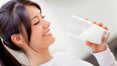 خبراء يحذرون.. هذا ما يحدث لجسمك عند شرب الحليب