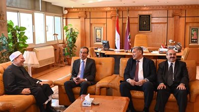 مفتي الجمهورية يتراس لجنة لمناقشة رسالة ماجستير بجامعة الفيوم