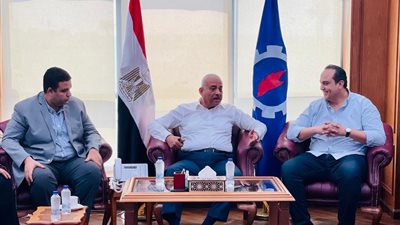 محافظ السويس يستقبل رئيس هيئة الرعاية الصحية