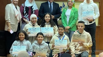 رئيس أكاديمية البحث العلمي يكرم الفائزين في معرض الابتكار