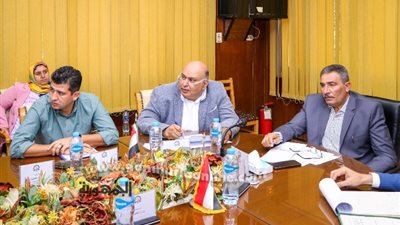 خطة لمكافحة التلوث والتخلص من المخالفات بميناء دمياط