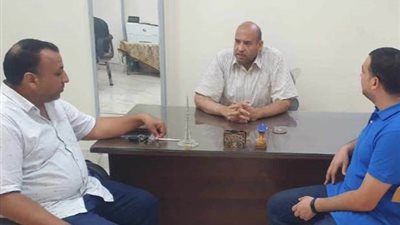 مدير بيطري المنيا في زيارة مفاجئة لمشروع التسمين وتحسين السلالات
