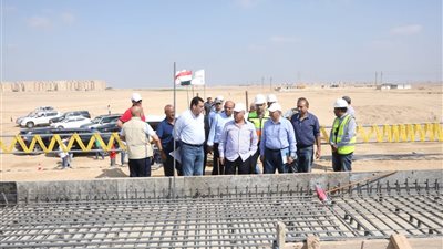 الوزير:يتفقد العمل بالخط الثانى من شبكة القطار الكهربائي السريع