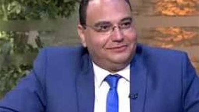 كيف تساعد الأسرة طفلها على تقبل دخول المدرسة لأول مرة؟ استشاري نفسي يجيب