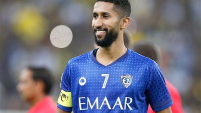 بسبب كثرة الإصابات.. قائد الهلال السعودي يدرس إعتزال كرة القدم