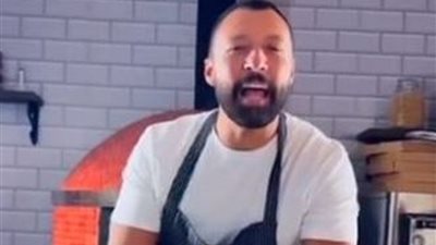 احمد فهمى طبيب يهوى الطبخ فى 