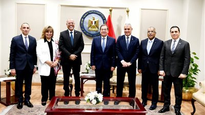 رئيس عمال مصر يلتقى وزير البترول لبحث عدد من المقترحات