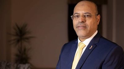 رئيس نقابات عمال مصر: الرئيس يشعر بالمواطن البسيط وأنصف أصحاب المعاشات