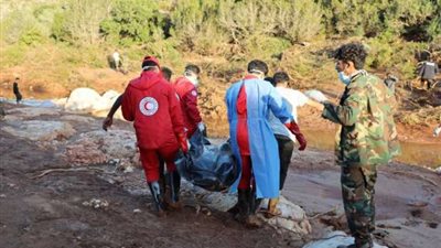 غواصون روس يمشطون قاع ميناء درنة بحثا عن جثث ضحايا العاصفة