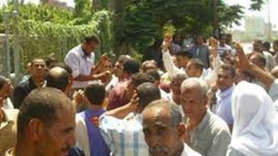 قرارات الرئيس .. محورا لاحاديث الاهالى