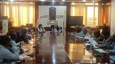 محافظ الأقصر يتابع ملف تقنين الأراضى وإسترداد أملاك الدولة