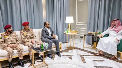 وزير الدفاع السعودي يلتقي وفد صنعاء في الرياض