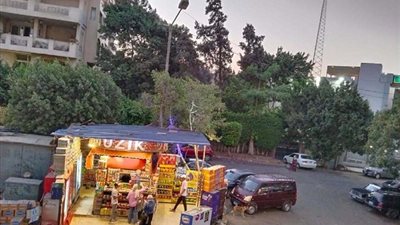 الأكشاك العشوائية تعود إلي الشوارع من جديد!!