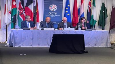 وزير الخارجية: يجب مضاعفة جهود مكافحة الإرهاب من جذوره