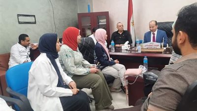 وكيل الصحة بالقليوبية يشيد بآداء فريق العمل بمستشفى القناطر الخيرية