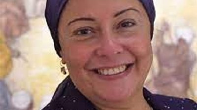 نقيب الفنانين التشكيليين: الرئيس السيسى حقق إنجازات كبيرة وطفرة