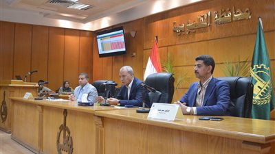 الهجان يوجه بتكثيف العمل في مشروعات حياة كريمة بشبين القناطر