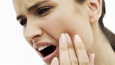 خمس عادات يومية سيئة تدمر الأسنان