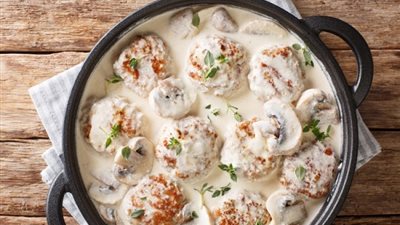 طريقة عمل كرات اللحم بالفطر والكريمة