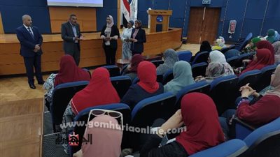 ندوة تثقيفية لنشر الوعى الصحى بين العاملات بميناء دمياط