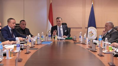وزير السياحة يترأس اجتماع مجلس إدارة المجلس الأعلى للآثار