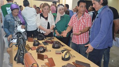 وزيرة الثقافة تطلع على تقرير حصاد الفعاليات والأنشطة