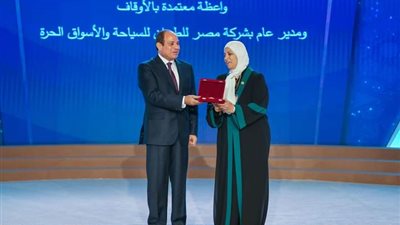 قومى المرأة يهنئ الواعظة وفاء عبد السلام لتكريمها من رئيس الجمهورية