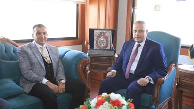 محافظ سوهاج يستقبل مستشار رئيس الجمهورية لمؤسسة 