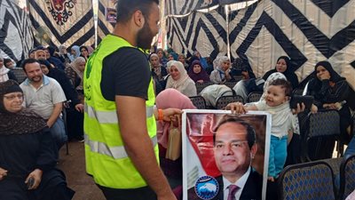 كبار السن يتصدرون مشهد التوكيلات بالشرقية..صور
