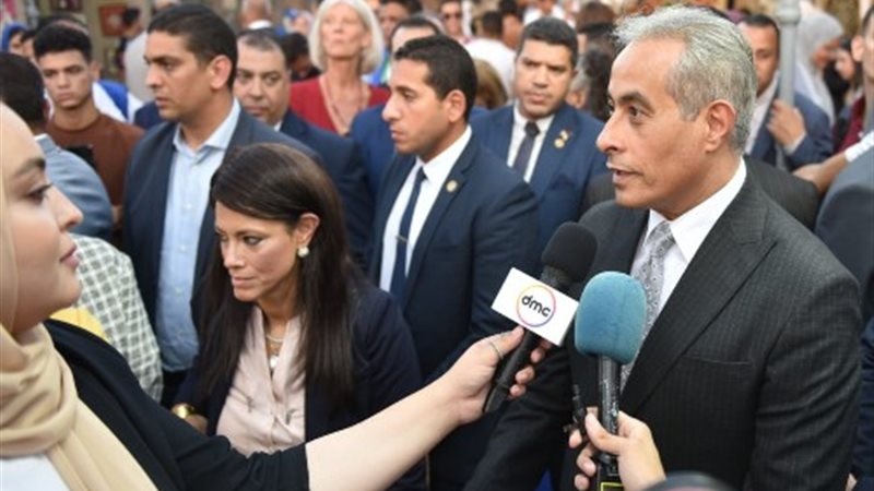وزير العمل يشارك