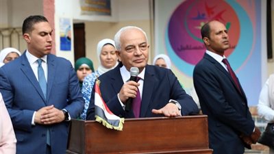 رضا حجازي: عودة المدرسة لدورها الحقيقى يؤدي لتقديم تعليم متميز