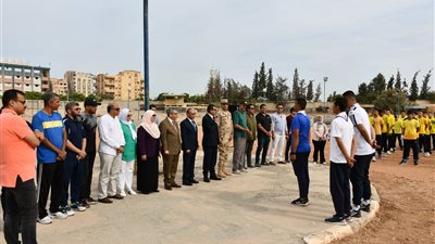 جامعة القناة تستقبل العام الدراسي الجديد بتحية العلم..صور