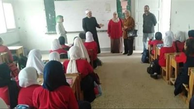 رئيس منطقة السويس الأزهرية يتفقد سير العملية التعليمية